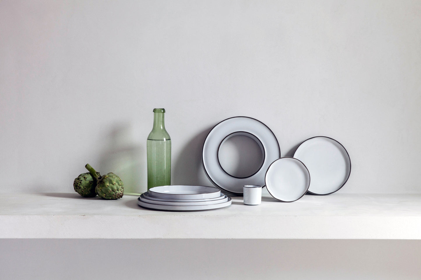 REVOL show plate